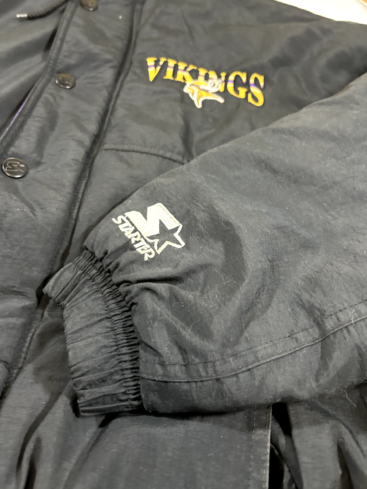 Vintage 90s Minnesota Vikings NFL Embroidered Logo Starter Jacket Size Large