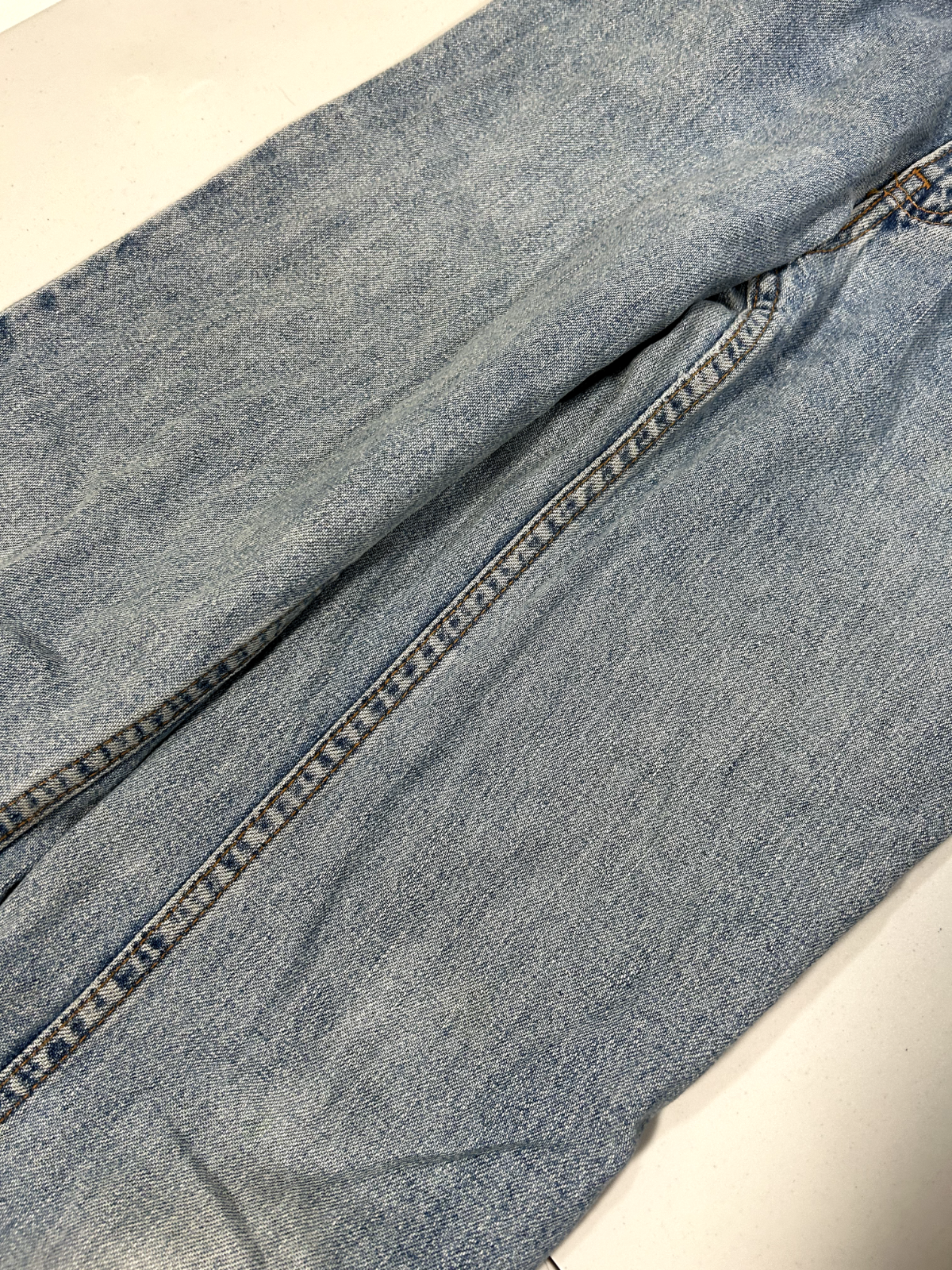 Vintage 90s Levis White Tab Paper Tag Medium Wash Flared Baggy Denim Pants Sz 24