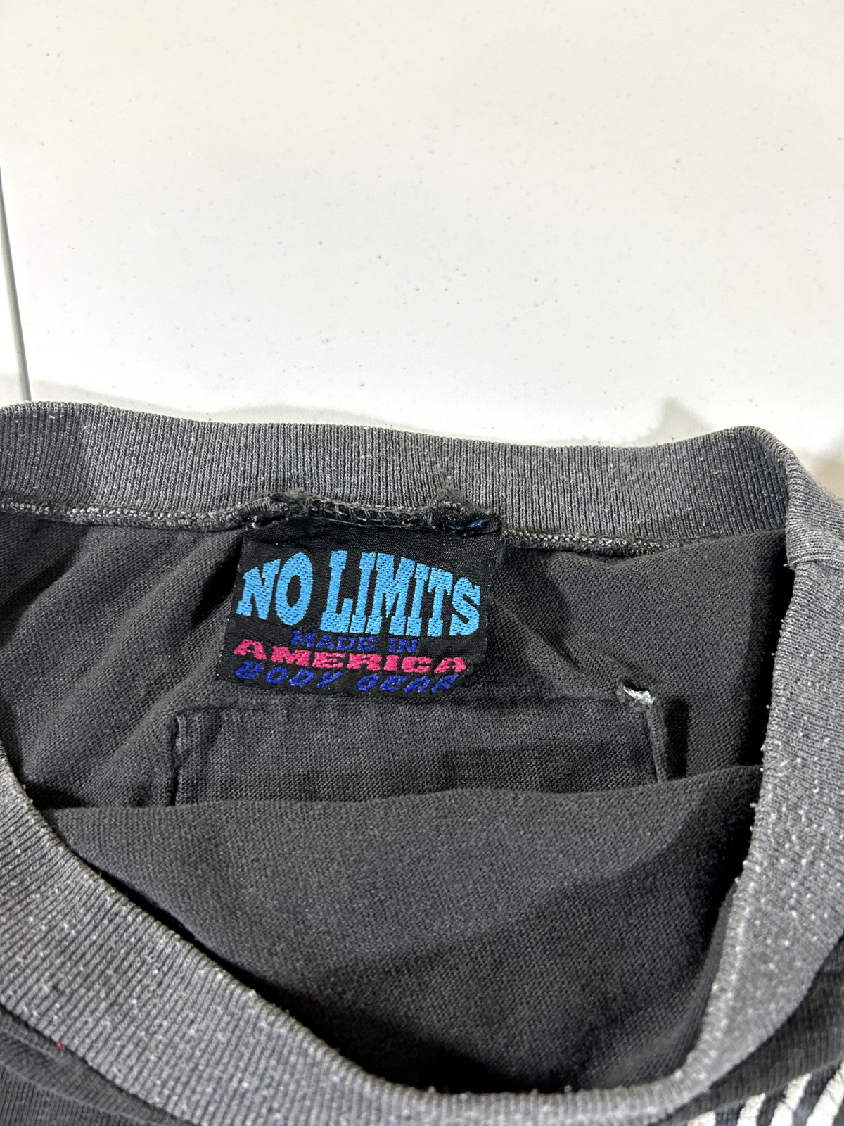 Vintage 90s No Limits Gear Spellout Faded T-Shirt Size Large Cropped Fit